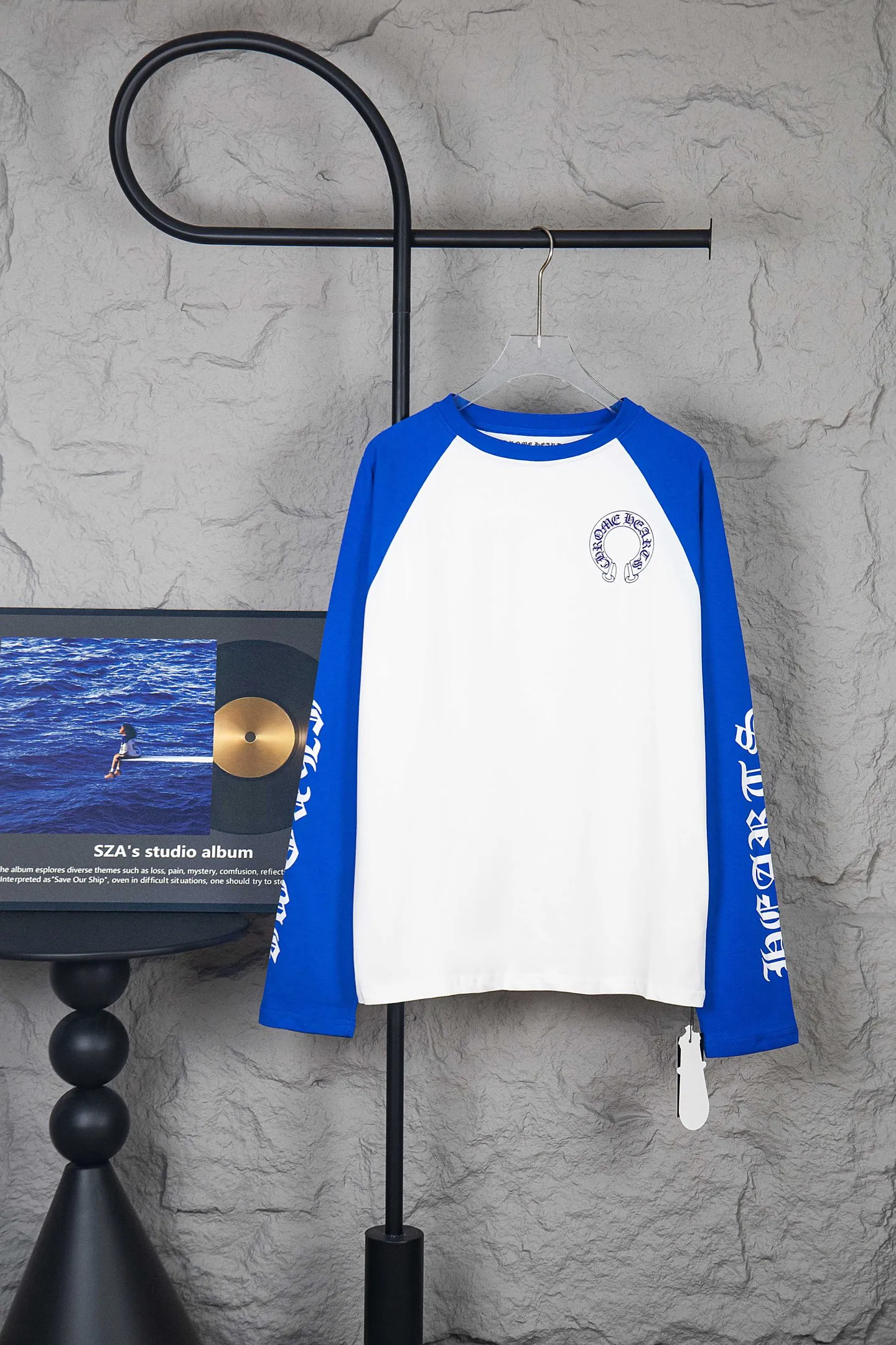 P170 Chrome Hearts/Chrome Hearts 23ss Sanskrit horseshoe splicing print popular long-sleeved T-shirt 260g 85 pure cotton double yarn, skin-friendly, comfortable, soft and breathable. Matching threads, long-lasting washing without deformation. Color: white and black, white and blue -Size: S M L XL
